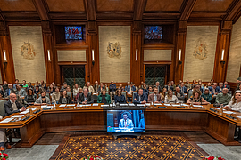 Installatie raad Volle raadzaal met de installatie van nieuwe raad